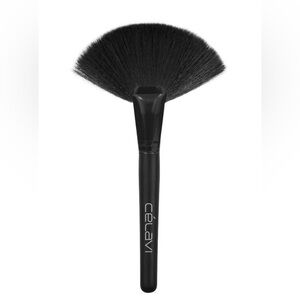 CELAVI Powder Fan Brush